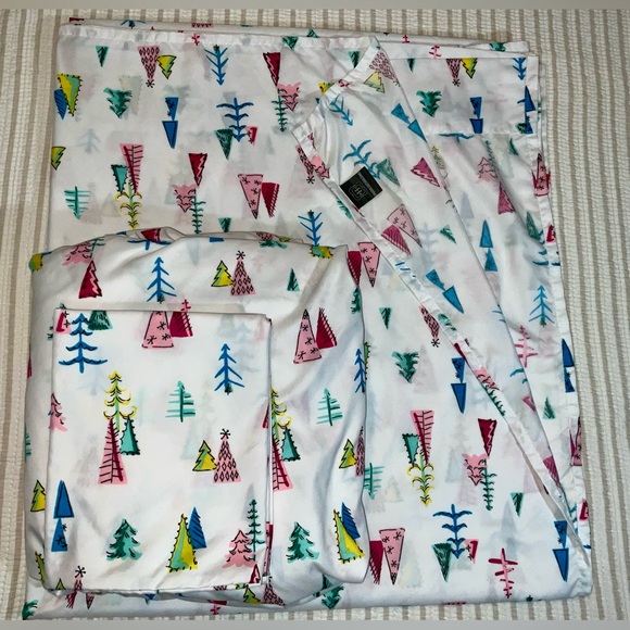 Modern Southern Home Queen sheet set - print is Whimsical North Pole Trees - Picture 1 of 5
